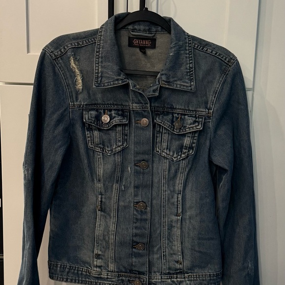 Shyanne Women's Leland Medium Wash Cropped Stretch Denim Jacket - Medium - Picture 5 of 9